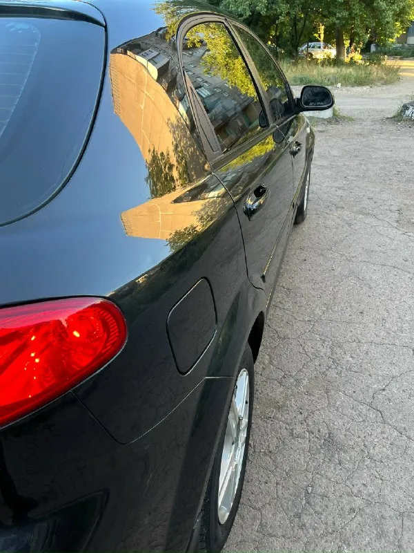 Продам 2010г chevrolet lacetti в идеальном состоянии автомобиль как новый очень хорошо хранился в сухом гараже в теплом не ездил зимой полная комплектация кондиционер все работает даже сохранился запах нового автомобиля вложения не требует абсолютно масла фильтра ролики ремень заменил аккумулятор новый резина два комплекта зима и лето на дисках титановых сигнализация с обратной связью все что нужно для комфортной езды все присутствует в шикарном цвете млечный путь пробег 74 тысяч тел +79490946919 =======================
📞 Звоните: +7(949)0946919 - фотография - 8