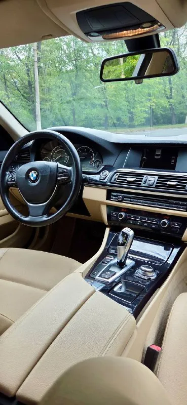 Bmw 5 f10 2014 рестайлинг 2.0d, задний привод 195.000 пробег, оригинальный, проверенный по блокам, сходится с автотекой!
Автомобиль без дтп! Весь в заводском окрасе! Все фары, фонари и стекла оригинальные! Автотека полностью зеленая! Все кузовные элементы не кручены! Нет вмятин, царапин и других изъянов! После полировки, красивый темно синий цвет!
Салон в превосходном состоянии, ничего не затерто и не замято!
По техники вложений не требует, любые проверки приветствуются!
Из недавнего замена тормозов в круг, масел в, редукторе и моторе, а также цепей и всего сопутствующего, заказ-наряды имеются!
2 Ключа, оригинал птс!
Оригинальные разноширокие диски r19 на новой летней резине!
Неплохая комплектация, подогрев руля, сидений, электро привод сидений, без ключевой доступ, bluetooth, парктроник круговой и многое другое!
1.870.000 Торг
Енакиево-горловка
+79493425114
📲 Tg: 🙏🏻
📞 Звоните: +7(949)3425114 - фотография - 10