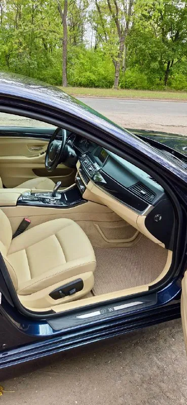 Bmw 5 f10 2014 рестайлинг 2.0d, задний привод 195.000 пробег, оригинальный, проверенный по блокам, сходится с автотекой!
Автомобиль без дтп! Весь в заводском окрасе! Все фары, фонари и стекла оригинальные! Автотека полностью зеленая! Все кузовные элементы не кручены! Нет вмятин, царапин и других изъянов! После полировки, красивый темно синий цвет!
Салон в превосходном состоянии, ничего не затерто и не замято!
По техники вложений не требует, любые проверки приветствуются!
Из недавнего замена тормозов в круг, масел в, редукторе и моторе, а также цепей и всего сопутствующего, заказ-наряды имеются!
2 Ключа, оригинал птс!
Оригинальные разноширокие диски r19 на новой летней резине!
Неплохая комплектация, подогрев руля, сидений, электро привод сидений, без ключевой доступ, bluetooth, парктроник круговой и многое другое!
1.870.000 Торг
Енакиево-горловка
+79493425114
📲 Tg: 🙏🏻
📞 Звоните: +7(949)3425114 - фотография - 9
