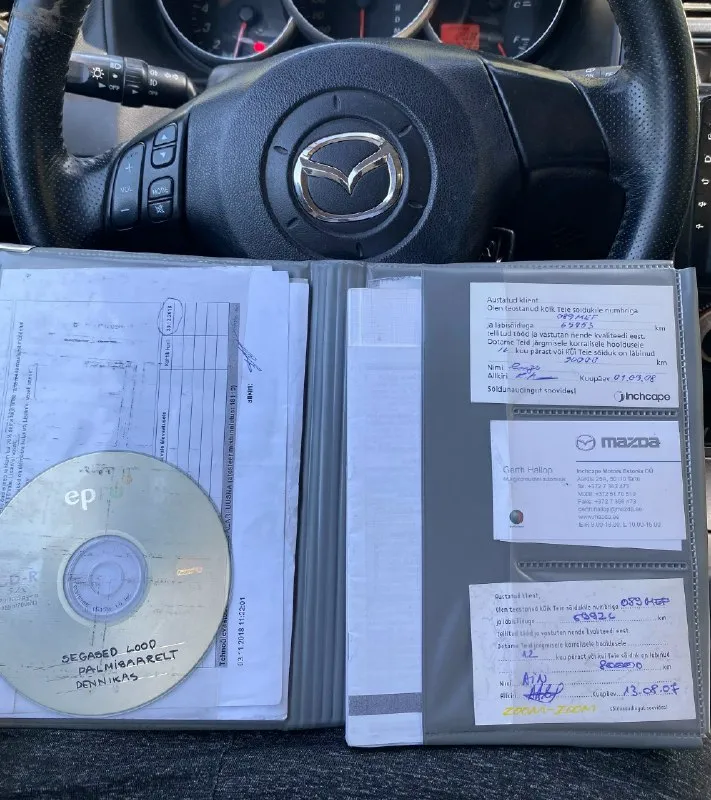 Продается mazda 3 bk 2004 г. В. Автомобилем владела моя сестра с 2021 года. Покупали в днр. Автомобиль привезен из европы, сервисная книжка присутствует. По технике: двигатель работает ровно, не дымит и не троит. Масло заливали idemitsu. Коробка: 4х ступенчатый автомат, не пинает, переключается плавно. Электрика вся работает, подогрев сидений работает. Установлена магнитола андроид, из за этого и не работает бортовой компьютер (жк дисплей над магнитолой. Штекер от дисплея подключается к родной магнитоле, которую я также отдаю с машиной. Если захотите, можете подключить ее и жк дисплей заработает) кондиционер работает, фреон был заправлен 1000 км назад, так как меняли компрессор кондиционера (установлен новый) подвеску и ходовую перебирали. Заменили все сайлентблоки, рычаги. При покупки авто, была лопнута задняя левая пружина. Заменили задние пружины вместе с задней балкой, так как она была в плачевном состоянии. Лично на днях заменил передние рулевые наконечники (2 шт),
📞 Звоните: +7(949)3556970 - фотография - 6