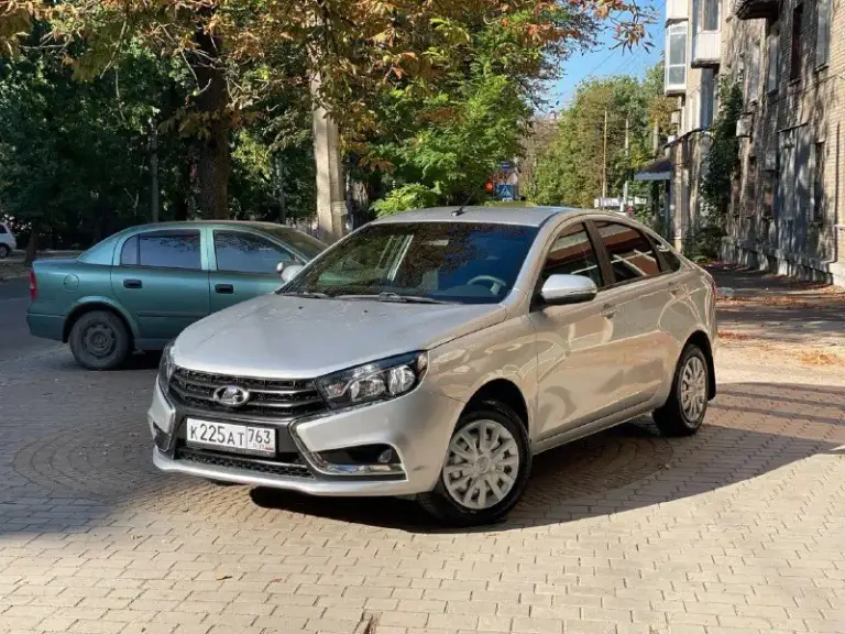 Продам ладу весту! С родным пробегом 102 т. Км, подтвержденным автотекой и историей обслуживания.
Автомобиль весь в родной краске!
Рыжиков и очагов коррозии нет вообще
Днище и все скрытые полости качественно обработаны с момента покупки авто!

Автотека зеленая.
Комплектация: кондиционер, электроусилитель руля, заводская музыка с блютуз, подогрев заднего стекла, подогрев сидений, бортовой компьютер, дневные ходовые огни, камера заднего вида, магнитола лада энджой сенсорная, круиз контроль, управление на руле мультимедией и круизом, парктроником, сигнализацией стралайн с обратной связью и автозапуском, помощь при трогании в гору, 2 подушки безопасности.

На автомобиле установлена газовая оборудование на 55 литров для личного пользования, автомобиль никогда не был в такси и доставке, что подтверждается состоянием и отчетами из разных сервисов и источников.
Цена 1 075 000 торг
Находится в донецке.
+79496007371 - фотография - 1