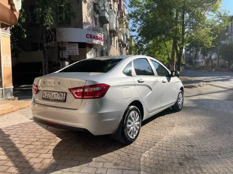 Продам ладу весту! С родным пробегом 102 т. Км, подтвержденным автотекой и историей обслуживания.
Автомобиль весь в родной краске!
Рыжиков и очагов коррозии нет вообще
Днище и все скрытые полости качественно обработаны с момента покупки авто!

Автотека зеленая.
Комплектация: кондиционер, электроусилитель руля, заводская музыка с блютуз, подогрев заднего стекла, подогрев сидений, бортовой компьютер, дневные ходовые огни, камера заднего вида, магнитола лада энджой сенсорная, круиз контроль, управление на руле мультимедией и круизом, парктроником, сигнализацией стралайн с обратной связью и автозапуском, помощь при трогании в гору, 2 подушки безопасности.

На автомобиле установлена газовая оборудование на 55 литров для личного пользования, автомобиль никогда не был в такси и доставке, что подтверждается состоянием и отчетами из разных сервисов и источников.
Цена 1 075 000 торг
Находится в донецке.
+79496007371 - фотография - 2