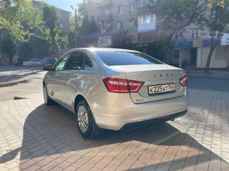 Продам ладу весту! С родным пробегом 102 т. Км, подтвержденным автотекой и историей обслуживания.
Автомобиль весь в родной краске!
Рыжиков и очагов коррозии нет вообще
Днище и все скрытые полости качественно обработаны с момента покупки авто!

Автотека зеленая.
Комплектация: кондиционер, электроусилитель руля, заводская музыка с блютуз, подогрев заднего стекла, подогрев сидений, бортовой компьютер, дневные ходовые огни, камера заднего вида, магнитола лада энджой сенсорная, круиз контроль, управление на руле мультимедией и круизом, парктроником, сигнализацией стралайн с обратной связью и автозапуском, помощь при трогании в гору, 2 подушки безопасности.

На автомобиле установлена газовая оборудование на 55 литров для личного пользования, автомобиль никогда не был в такси и доставке, что подтверждается состоянием и отчетами из разных сервисов и источников.
Цена 1 075 000 торг
Находится в донецке.
+79496007371 - фотография - 5