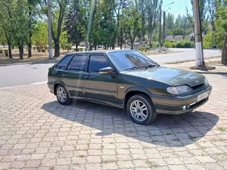 Продам ваз ваз 2114 2006 год в красивом цвете в очень хорошем состоянии ржавчин жуков нет дно пороги отлично не гнилые от слова совсем вся в вибро шумо изоляция двигатель работает как часы не дымит не троит масло не ест кпп отлично все скоростя на мести ходовая часть отлично вложений не требует хорошая музыка авто без вложений два комплекта колёс сел поехал ищете хорошую машину звоните документы кристально чистые осмотр макеевка по договорённости пригоню цена (225 000₽) торг при осмотре тел +79494673351
📞 Звоните: +7(949)4673351 - фотография - 4
