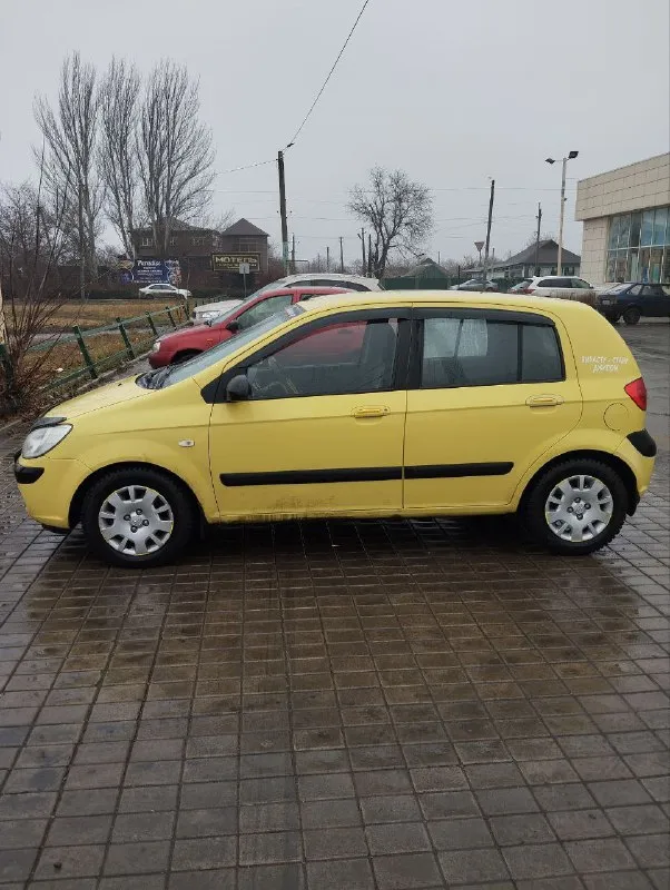 Продается hyundai getz рестайлинг год: 2006. Тип кпп: механическая. Пробег: 272 тыс. Все стекла целые и родные. Расход по трассе 5,5л, в городе 7-9л. Комплектация: 4 электро стеклоподъемника, кондиционер, подогревы передних сидений, гидроусилитель руля, abs, airbag, сигнализация, 2 ключа, музыка с usb и aux, 2 комплекта резины на дисках, также отдам радиатор охлаждения новый. Поменяны тормозные колодки, радиатор и компрессор кондиционера. Салон в хорошем состоянии, в авто не курили. Состояние лкп для своих лет, на фото видно, рф учет 180 регион, полное переоформление. Г. Кировское. Цена: 450000 руб.
+7(949)3975131
📲 Tg: ирина сударева
📞 Звоните: +7(949)3975131 - фотография - 3