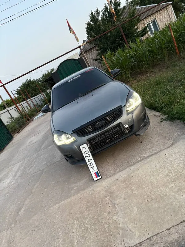Продам данный автомобиль, лада приора 2009 года выпуска, во владении три года, за это время было очень много чего сделано, трех угольные рычаги, вся трасса стингер зад раздвоение, очень не плохая музыка, зеркала с весты с электро складывание, подогревом и электро регулировка, работает все что должно работать, буквально 1.500 тыс км была капиталка двигателя, заменена кпп. Вообщем сделано очень много, единственное что осталось, это по лкп. Кому дорого, оставьте свое мнение глубоко при себе. Ценна 350 000. Кому интересно в лс или +79493287931 - фотография - 1