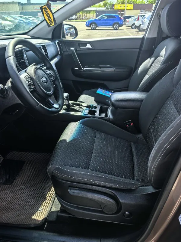 Продам kia sportage 2017
Автомобиль в отличном состоянии. Двигатель работает тихо (не дизелит, не цокатит), коробка автомат без нареканий. Хорошая комплектация( камера, монитор навигация, мультируль), автомобиль весь в родном окрасе ! В дтп автомобиль не участвовал.
Пробег 132 000
Цена 1 740 000 р
+79496281760 - фотография - 8