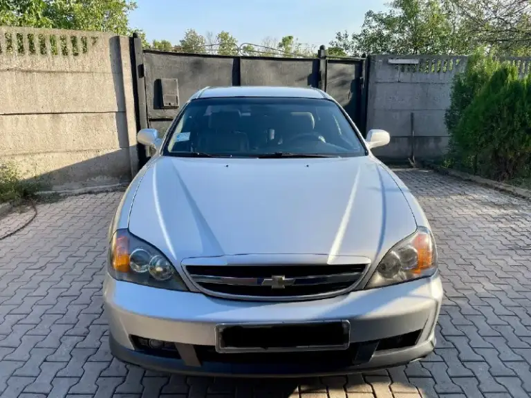 Продаю chevrolet evanda 2006 года с двигателем 2.0 и механической коробкой передач. Цена — 700 тысяч рублей, возможен торг.
Пробег 130 тысяч километров, оригинальный, готов к любым проверкам. Один владелец с 2006 года, с момента покупки в автосалоне.
Автомобиль в хорошем состоянии, полностью обслужен. Максимальная комплектация, все стёкла родные, есть небольшие потёртости лакокрасочного покрытия. Установлена летняя резина, в комплекте также есть зимняя шипованная на штампах.
Звоните по номеру +79493912410 ( на нем же и тг).
📞 Звоните: +7(949)3912410 - фотография - 1