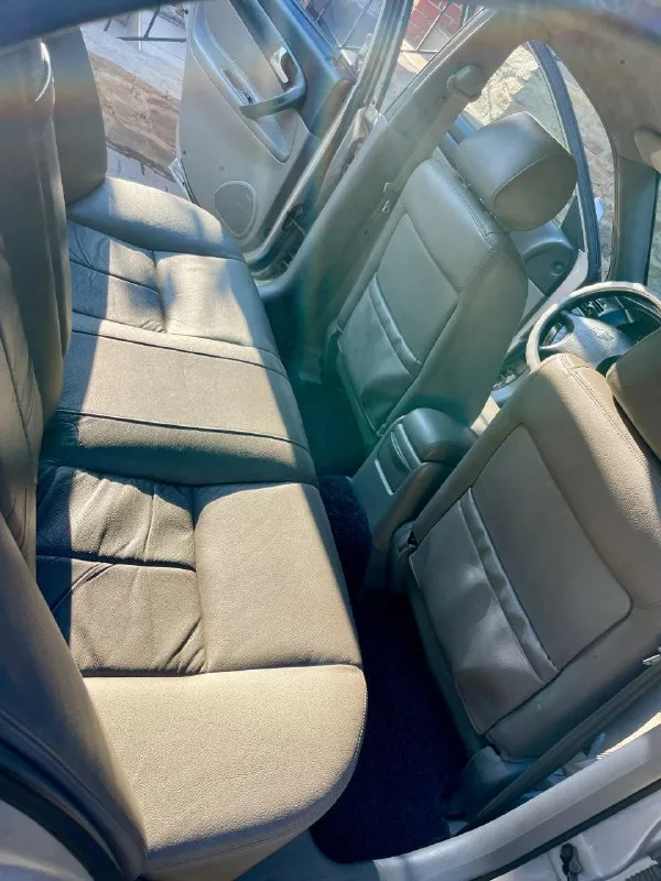 Продаю chevrolet evanda 2006 года с двигателем 2.0 и механической коробкой передач. Цена — 700 тысяч рублей, возможен торг.
Пробег 130 тысяч километров, оригинальный, готов к любым проверкам. Один владелец с 2006 года, с момента покупки в автосалоне.
Автомобиль в хорошем состоянии, полностью обслужен. Максимальная комплектация, все стёкла родные, есть небольшие потёртости лакокрасочного покрытия. Установлена летняя резина, в комплекте также есть зимняя шипованная на штампах.
Звоните по номеру +79493912410 ( на нем же и тг).
📞 Звоните: +7(949)3912410 - фотография - 4