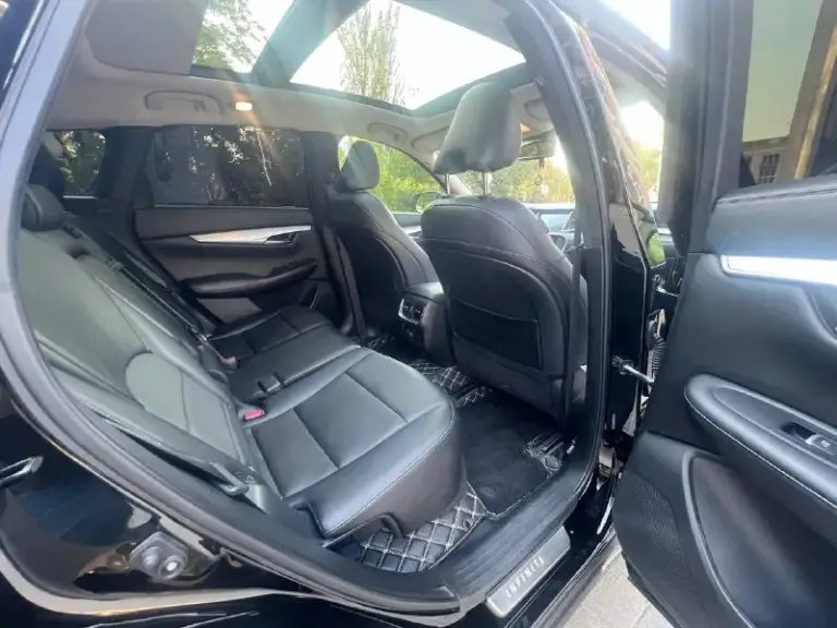 ⚠️‼️Срочная продажа‼️⚠️
Марка: infiniti qx50 2.0t
Год выпуска: 2020 г.
Пробег: 65050 км.
Стоимость: 2 675 000,00₽
Продам надёжный японский автомобиль, который совместил в себе комфорт премиум качества инфинити, а также мощный мотор, который при необходимости оставит многих позади. Автомобиль по кузову июнь 2020 года, я второй владелец (приобрел с пробегом 37800км). Всю историю обслуживания предоставлю, то проводилось регулярно каждые 7-9 тыс. Км. В среднем стоимость 1-го то обходится в районе 17-18 тысяч рублей. В дтп не участвовал! Ни одна единица по кузову не крашена! В автомобиле есть все необходимые для максимального комфорта функции (кроме камер 360°). В наличии 2 ключа. Комплект зимней резины в наличии (резина прошла 1 зиму)!
Ps - за данный автомобиль можно многое написать, но я вам советую всего лишь один раз проехать… многие вопросы сразу же исчезнут!
Тел. : +79497775005
📞 Звоните: +7(949)7775005 - фотография - 7