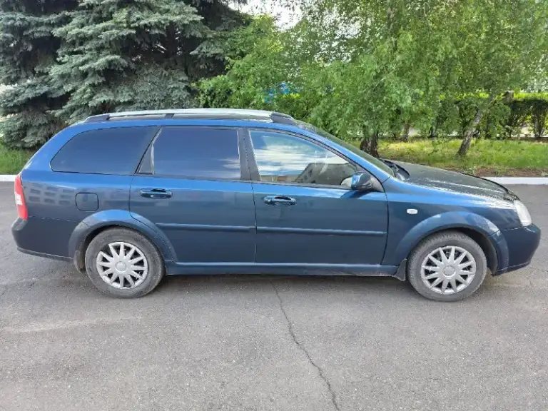 Продам chevrolet lacetti 2008 г. В. Двигатель 1.6 109 л. С масло от замены до замены. Пробег: 200 тыс. Км. 5 мкпп, гур, кондиционер рабочий, все работает, салон ухоженный. Машина в старобешевском р-н. 540хтыс. Рублей +торг нхэомер телефона: +79494029588
📞 Звоните: +7(949)4029588 - фотография - 4