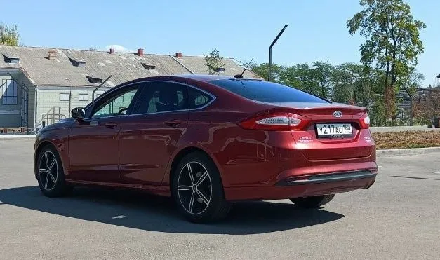 Продам ford fusion se 2014г. 1.5 turbo ecoboost 181 л. С. Классический 6 ст. Автомат айсин. Пробег 163 000 км. На спедометре. Цвет кузова maroon. Я собственник. 1 владелец в рф по птс, владею 2.5 года, пригоняли с грузии под меня, юридически нет никаких ограничений, все чисто. Кожаный черный салон в очень хорошем состоянии с электро регулировками сидений диски r18 на хорошей резине по кузову еть пару незначительных сколов и царапин фото прилагаю, на езду не влияет. Авто обслужен и не нуждается во вложениях что по технике что по салону. Цена 1🍋130 тыс. Адекватная рынку. Торг есть у капота автомобиля. По телефону торга нет. Всем мира и добра. +79497999032
📞 Звоните: +7(949)7999032 - фотография - 2