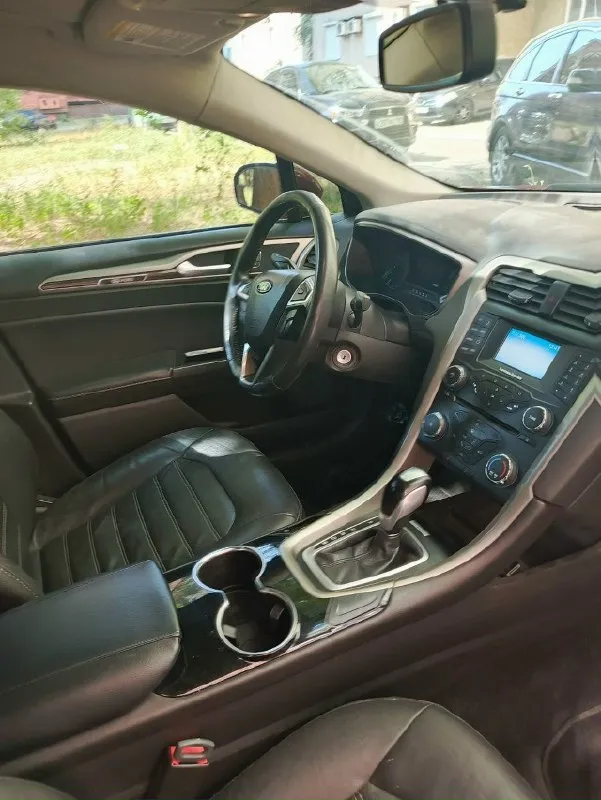 Продам ford fusion se 2014г. 1.5 turbo ecoboost 181 л. С. Классический 6 ст. Автомат айсин. Пробег 163 000 км. На спедометре. Цвет кузова maroon. Я собственник. 1 владелец в рф по птс, владею 2.5 года, пригоняли с грузии под меня, юридически нет никаких ограничений, все чисто. Кожаный черный салон в очень хорошем состоянии с электро регулировками сидений диски r18 на хорошей резине по кузову еть пару незначительных сколов и царапин фото прилагаю, на езду не влияет. Авто обслужен и не нуждается во вложениях что по технике что по салону. Цена 1🍋130 тыс. Адекватная рынку. Торг есть у капота автомобиля. По телефону торга нет. Всем мира и добра. +79497999032
📞 Звоните: +7(949)7999032 - фотография - 6
