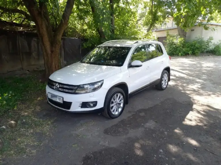 Продам volkswagen тигуан.2011 год 12 месяц. Выпущен в 2012г. Рестайлинг. 2л. Бензин. Коробка автомат. Полный привод. Пробег 219т. Км. Заменена цепь грм и прочее 5т. Км назад. Двигатель коробка и ходовая без нареканий. Машина в хорошем состоянии любые проверки приветвствуются!машина в хорошей комплектации есть все для комфортной езды. Цена 1300.000 ₽
Возможен обмен +7.949.453.36.82.
📞 Звоните: +7(949)4533682 - фотография - 1