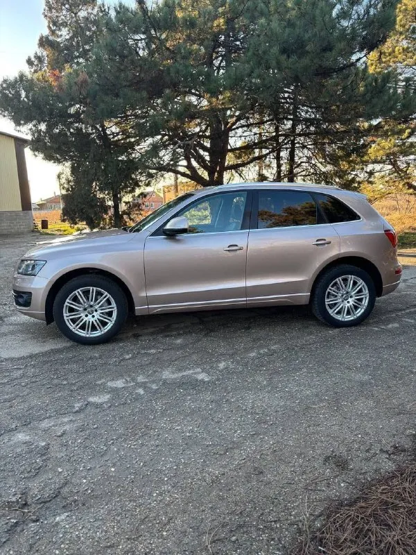 Audi q5. 2010г.
Пробег 189.000 км (100%)
Мотор 2 литра 211 л. С. (quattro)
У автомобиля со дня покупки один хозяин. Оригинальный птс.
Автотека зелёная.
Салон в идеальном состоянии.
Комплектация:
Кожаный салон
2 Электро сидения
Двух-зонный климат
Датчик света, дождя и слепых зон
Музыка премиум класса
Круиз контроль
Адаптивный свет би ксенон.
По мотору и коробке было произведено регламентное то.
Заменены все масла и жидкости.
Ходовая часть без единого стука и скрипа.
Колеса r19 на дорогой резине continental.
Два ключа.
Цена: 1 350. 000
Аргументированный торг.
Феникс: +7 (949) 445-02-80
Осмотр г. Донецк. - фотография - 2