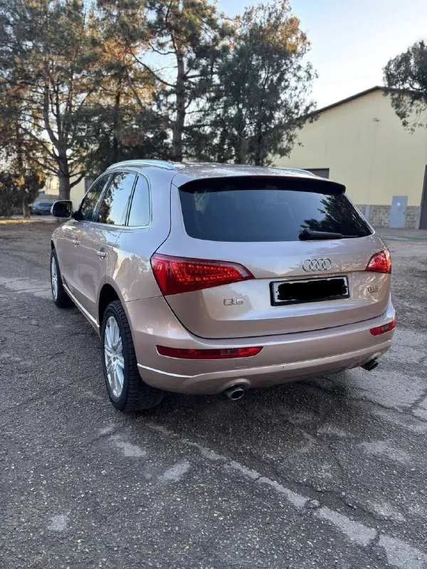 Audi q5. 2010г.
Пробег 189.000 км (100%)
Мотор 2 литра 211 л. С. (quattro)
У автомобиля со дня покупки один хозяин. Оригинальный птс.
Автотека зелёная.
Салон в идеальном состоянии.
Комплектация:
Кожаный салон
2 Электро сидения
Двух-зонный климат
Датчик света, дождя и слепых зон
Музыка премиум класса
Круиз контроль
Адаптивный свет би ксенон.
По мотору и коробке было произведено регламентное то.
Заменены все масла и жидкости.
Ходовая часть без единого стука и скрипа.
Колеса r19 на дорогой резине continental.
Два ключа.
Цена: 1 350. 000
Аргументированный торг.
Феникс: +7 (949) 445-02-80
Осмотр г. Донецк. - фотография - 3