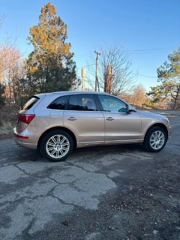 Audi q5. 2010г.
Пробег 189.000 км (100%)
Мотор 2 литра 211 л. С. (quattro)
У автомобиля со дня покупки один хозяин. Оригинальный птс.
Автотека зелёная.
Салон в идеальном состоянии.
Комплектация:
Кожаный салон
2 Электро сидения
Двух-зонный климат
Датчик света, дождя и слепых зон
Музыка премиум класса
Круиз контроль
Адаптивный свет би ксенон.
По мотору и коробке было произведено регламентное то.
Заменены все масла и жидкости.
Ходовая часть без единого стука и скрипа.
Колеса r19 на дорогой резине continental.
Два ключа.
Цена: 1 350. 000
Аргументированный торг.
Феникс: +7 (949) 445-02-80
Осмотр г. Донецк. - фотография - 5