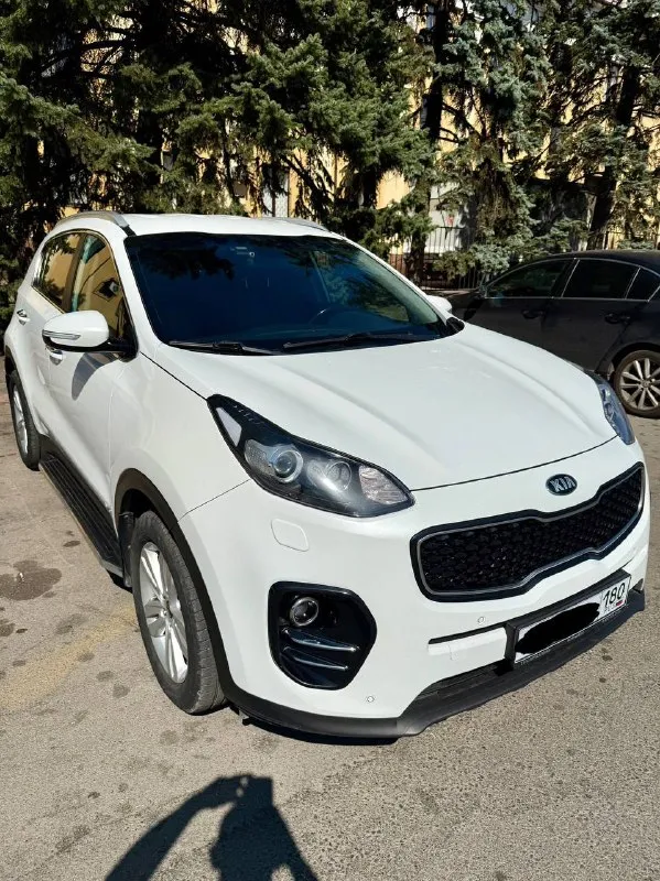 Kia sportage 2.0 at awd, 2017 г. В.
Надёжный, ухоженный автомобиль с полным приводом и богатой комплектацией prestige. Всё работает без нареканий — мотор в отличной форме, коробка переключает плавно, без толчков.
✅ Родной пробег — 212 000 км
✅ Без дтп, весь кузов в родной краске
✅ Чистая история — зелёная автотека
✅ Я второй владелец
✅ Расход 8–10 л/100 км
Оснащение:
— Парктроники спереди и сзади
— Камера заднего вида
— Подогрев сидений
— Кнопка start/stop
— Электронный ручник
— Carplay, навигация, drive mode
— Датчики дождя и света
— Комбинированный салон
— Круиз-контроль, мультируль
— 2-Зонный климат-контроль
— Омыватели фар и система помощи при спуске
2 Ключа. Машина полностью готова к эксплуатации, без вложений.
Любые проверки приветствуются.
Цена: 1 650 000 ₽, возможен торг при осмотре.
Макеевка
📞 +79495800542 - фотография - 2