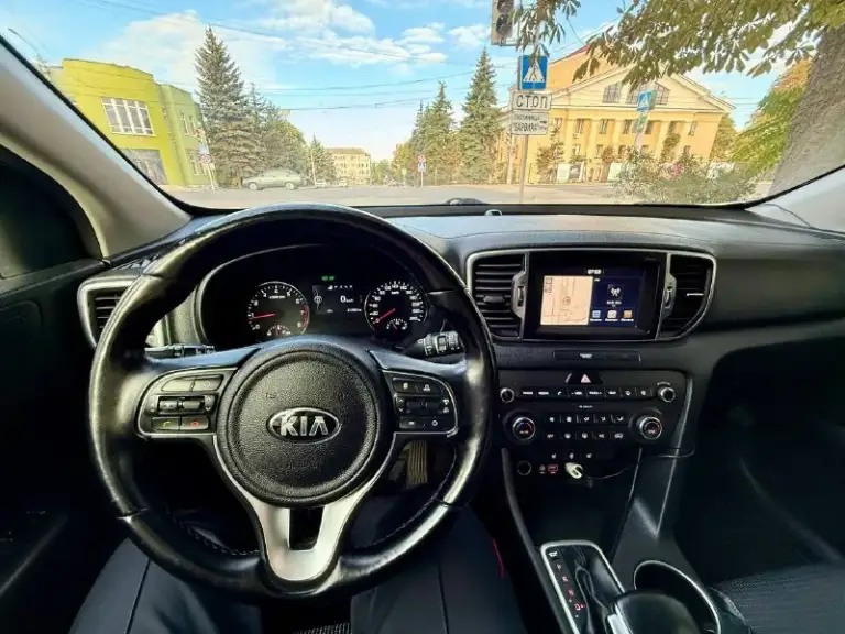 Kia sportage 2.0 at awd, 2017 г. В.
Надёжный, ухоженный автомобиль с полным приводом и богатой комплектацией prestige. Всё работает без нареканий — мотор в отличной форме, коробка переключает плавно, без толчков.
✅ Родной пробег — 212 000 км
✅ Без дтп, весь кузов в родной краске
✅ Чистая история — зелёная автотека
✅ Я второй владелец
✅ Расход 8–10 л/100 км
Оснащение:
— Парктроники спереди и сзади
— Камера заднего вида
— Подогрев сидений
— Кнопка start/stop
— Электронный ручник
— Carplay, навигация, drive mode
— Датчики дождя и света
— Комбинированный салон
— Круиз-контроль, мультируль
— 2-Зонный климат-контроль
— Омыватели фар и система помощи при спуске
2 Ключа. Машина полностью готова к эксплуатации, без вложений.
Любые проверки приветствуются.
Цена: 1 650 000 ₽, возможен торг при осмотре.
Макеевка
📞 +79495800542 - фотография - 3