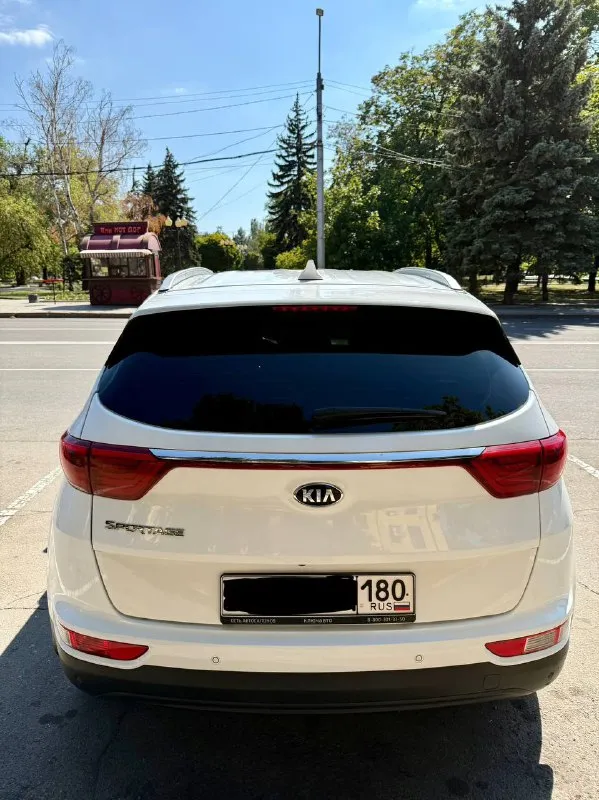 Kia sportage 2.0 at awd, 2017 г. В.
Надёжный, ухоженный автомобиль с полным приводом и богатой комплектацией prestige. Всё работает без нареканий — мотор в отличной форме, коробка переключает плавно, без толчков.
✅ Родной пробег — 212 000 км
✅ Без дтп, весь кузов в родной краске
✅ Чистая история — зелёная автотека
✅ Я второй владелец
✅ Расход 8–10 л/100 км
Оснащение:
— Парктроники спереди и сзади
— Камера заднего вида
— Подогрев сидений
— Кнопка start/stop
— Электронный ручник
— Carplay, навигация, drive mode
— Датчики дождя и света
— Комбинированный салон
— Круиз-контроль, мультируль
— 2-Зонный климат-контроль
— Омыватели фар и система помощи при спуске
2 Ключа. Машина полностью готова к эксплуатации, без вложений.
Любые проверки приветствуются.
Цена: 1 650 000 ₽, возможен торг при осмотре.
Макеевка
📞 +79495800542 - фотография - 5