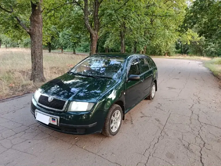 💶 Цена: 550 000 📮 город: шахтерск 🚘 марка / модель: skoda fabia 📅 год выпуска: 2003 📊 пробег: 270 000 ⛽️ двигатель: газ/бензин, объем 1.4 🔧 тип кпп: механика 5 ст 👨⚖ владельцев в птс: второй собственник ⏳ срок владения: 6 лет 📝 описание: продам skoda fabia (универсал) 2003 года выпуска пробег: 270.000км. Двигатель 1.4 mpi (газ/бензин) масло не расходует, работает идеально, все расходники заменены! Коробка механика, не хрустит, не выбивает! Ходовая вся в порядке, обслужена. Автомобиль в достойном состоянии для своих лет, юридически чист, переоформление без каких либо проблем, я собственник. Два ключа, два комплекта резины (зима на штампах). Установлено гбо. Осмотр шахтерск. Все вопросы по телефону. Цена 550.000 ₽ ☎ контактный телефон: +79493278806
📞 Звоните: +7(949)3278806 - фотография - 1