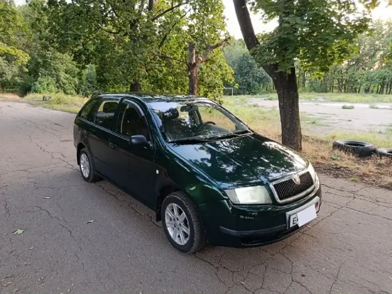 💶 Цена: 550 000 📮 город: шахтерск 🚘 марка / модель: skoda fabia 📅 год выпуска: 2003 📊 пробег: 270 000 ⛽️ двигатель: газ/бензин, объем 1.4 🔧 тип кпп: механика 5 ст 👨⚖ владельцев в птс: второй собственник ⏳ срок владения: 6 лет 📝 описание: продам skoda fabia (универсал) 2003 года выпуска пробег: 270.000км. Двигатель 1.4 mpi (газ/бензин) масло не расходует, работает идеально, все расходники заменены! Коробка механика, не хрустит, не выбивает! Ходовая вся в порядке, обслужена. Автомобиль в достойном состоянии для своих лет, юридически чист, переоформление без каких либо проблем, я собственник. Два ключа, два комплекта резины (зима на штампах). Установлено гбо. Осмотр шахтерск. Все вопросы по телефону. Цена 550.000 ₽ ☎ контактный телефон: +79493278806
📞 Звоните: +7(949)3278806 - фотография - 2