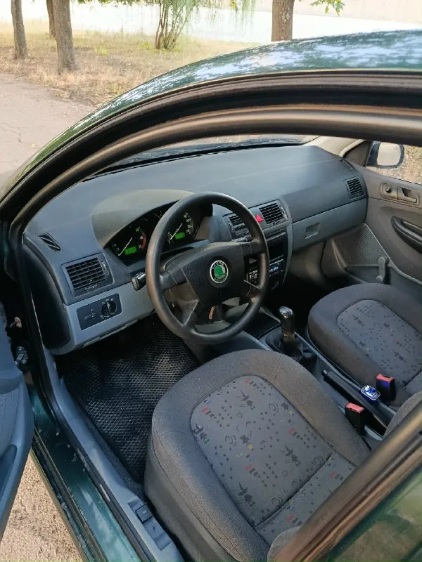 💶 Цена: 550 000 📮 город: шахтерск 🚘 марка / модель: skoda fabia 📅 год выпуска: 2003 📊 пробег: 270 000 ⛽️ двигатель: газ/бензин, объем 1.4 🔧 тип кпп: механика 5 ст 👨⚖ владельцев в птс: второй собственник ⏳ срок владения: 6 лет 📝 описание: продам skoda fabia (универсал) 2003 года выпуска пробег: 270.000км. Двигатель 1.4 mpi (газ/бензин) масло не расходует, работает идеально, все расходники заменены! Коробка механика, не хрустит, не выбивает! Ходовая вся в порядке, обслужена. Автомобиль в достойном состоянии для своих лет, юридически чист, переоформление без каких либо проблем, я собственник. Два ключа, два комплекта резины (зима на штампах). Установлено гбо. Осмотр шахтерск. Все вопросы по телефону. Цена 550.000 ₽ ☎ контактный телефон: +79493278806
📞 Звоните: +7(949)3278806 - фотография - 6