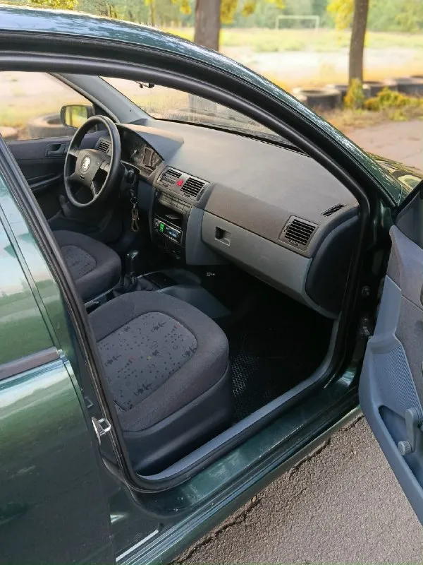 💶 Цена: 550 000 📮 город: шахтерск 🚘 марка / модель: skoda fabia 📅 год выпуска: 2003 📊 пробег: 270 000 ⛽️ двигатель: газ/бензин, объем 1.4 🔧 тип кпп: механика 5 ст 👨⚖ владельцев в птс: второй собственник ⏳ срок владения: 6 лет 📝 описание: продам skoda fabia (универсал) 2003 года выпуска пробег: 270.000км. Двигатель 1.4 mpi (газ/бензин) масло не расходует, работает идеально, все расходники заменены! Коробка механика, не хрустит, не выбивает! Ходовая вся в порядке, обслужена. Автомобиль в достойном состоянии для своих лет, юридически чист, переоформление без каких либо проблем, я собственник. Два ключа, два комплекта резины (зима на штампах). Установлено гбо. Осмотр шахтерск. Все вопросы по телефону. Цена 550.000 ₽ ☎ контактный телефон: +79493278806
📞 Звоните: +7(949)3278806 - фотография - 7