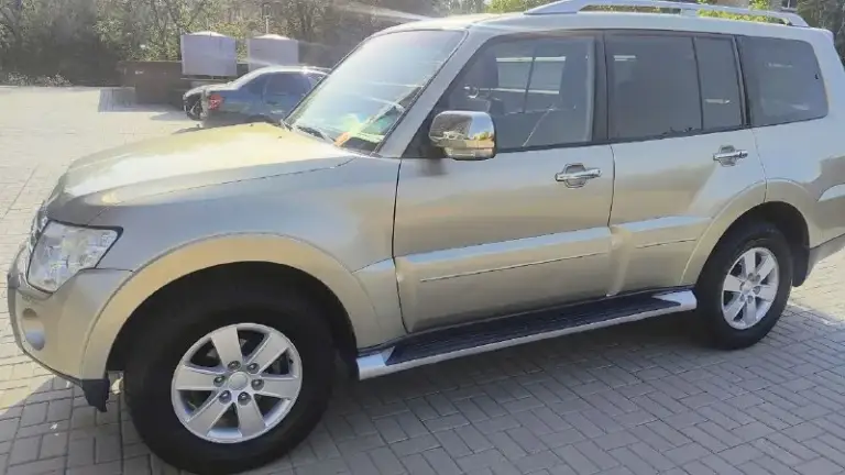 Mitsubishi pajero wagon 2008 года выпуска, 3,0 бензин, 178 л. С. , гбо, фаркоп (вписаны в техпаспорт), один хозяин, покупалась новой в автосалоне, 217 000 км пробега, камера заднего вида. Зимняя резина в подарок. Находится в г. Донецк. 2.000.000 р. Торг у капота. +79496306181.
📞 Звоните: +7(949)6306181 - фотография - 2