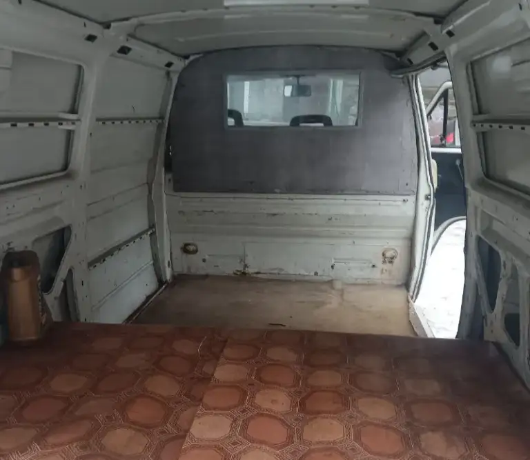 Продам volkswagen volkswagen t3, 1986 г. В. , грузовой, 1.9 бензин, инжектор, 5 механическая коробка передач, бежевого цвета, состояние среднее, на ходу, регистрация рф, регион 180. Цена 300 т. Р. +7949 307-4808
📞 Звоните: +7(949)3074808 - фотография - 6