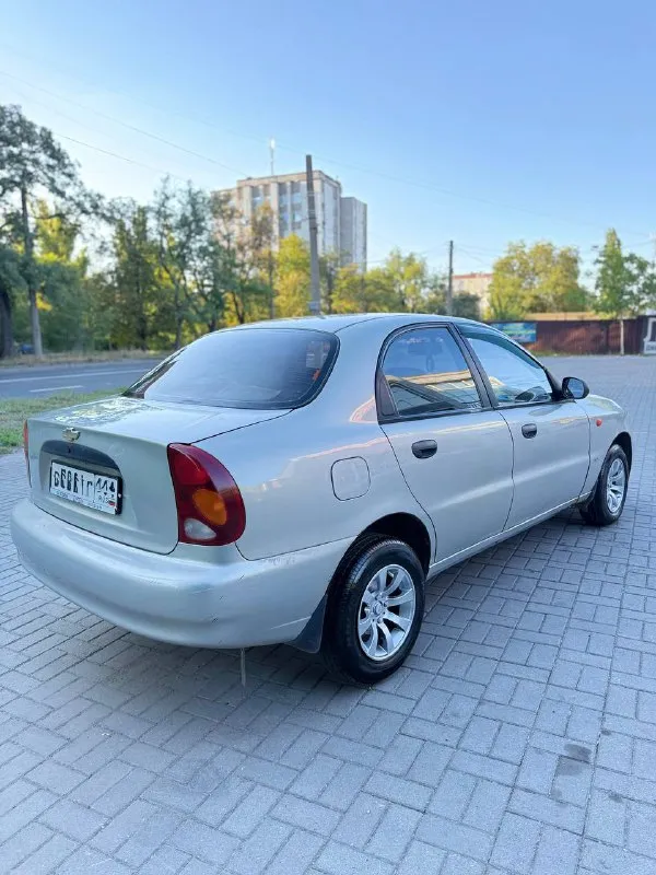 Шевроле ланос sx 2007 г
Комплектация sx - кондиционер (работает), гидроусилитель, стеклоподъемники.
2 Комплекта новой резины.
Пороги, днище, стаканы, не без гнили.
По кузову рыжиков практически нет.
Технически исправен.
Цена 225 000 руб.
Остальные вопросы по тел.
+79496167066 - фотография - 4