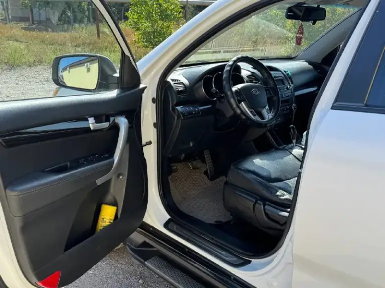Kia sorento официал
2012 Год выпуска
Двигатель 2.4 бензин
Коробка автомат
Пробег 175 тыс. Км родной

Автомобиль в отличном состоянии,
Кузов без дтп, весь в заводском окрасе,
Не одна деталь не красилась 1000% !
Зоны риска в броне пленке,
Двигатель, коробка, ходовая на 5+ !
Вообщем авто весь обслужен,
Вложения не требует от слова совсем.

Максимальная комплектация,
Кожаный салон,
Климат контроль,
Круиз контроль,
Бесключевой доступ (start-stop)
Парктроники,
Датчики света, дождя,
Подогревы сидений,
И многое другое!

С документам полный порядок,
Продажа с полным переоформлением в гаи.

Г. Донецк
Цена 1.399 тыс. ₽
Звоните остальное по тел.
+79494006791
Телеграмм на этом же номере - фотография - 7