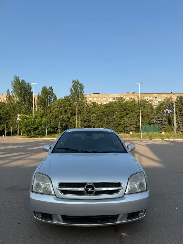 Продам опель вектра с 2005 года, пробег 235 000 тысяч, объем 3,2 газ/бензин. Машина в хорошем состоянии, чек не горит, двигатель работает ровно. Стоит новое газовое оборудование с начала 2025 года, продажа на новой летней резине r 16. С документами все впорядки. В конце 2024 года была призведена замена ходовки в круг, включая амортизаторы, стойки, усиленные пружины. Масло и фильтра менялись каждые 7000 т.

Стоит магнитофон teyes, камера заднего вида. Машина в дтп не участвовала. Цена 510 торг.

Номер для связи +79493496760 - фотография - 1