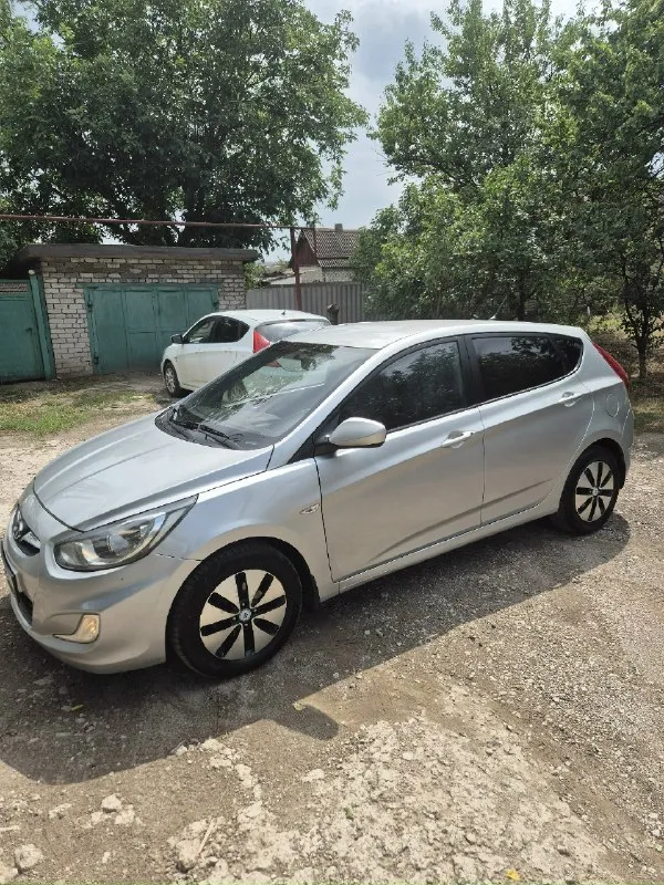 Продаю hyundai solaris 2011 год ‼родной ️пробег 183000 км подтверждено автотекой‼️️ по тех части на 5+ двигатель 1.6 (цепной) работает как часики. Тяга отличная. Расход в среднем 7-8 литров кпп - самый надежный автомат(без пинков и вылетов) в такси и прочих организациях некогда не работал(100%) хорошая комплектация :мульти руль, кондиционер,4 эсп, подогревы передних сидений, туманки, эл. Зеркала.2 ключа и 2 брелка сигнализация шерхан масло менялось каждые 6 000 км (от замены до замены не грамма не берет) салон в отличном состоянии. Ходовая часть на отлично, не чего не гремит и не скрипит. Любые проверки с вашей стороны только приветствуются. ‼️цена 780тыс обоснованый торг только у капота(по телефону не торгуюсь) тел +7 949 355 41 74
📞 Звоните: +7(949)3554174 - фотография - 2