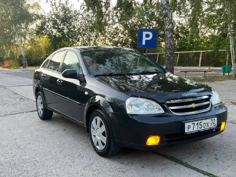 Продам chevrolet lecetti 2008 года в очень хорошем состоянии
Кузов. Без гнили рыжиков вздутия и всего прочего дно завод стаканы ланжероны завод равный и красивый кузов
Двигатель. Робатает ровно не каких посторонних звуков не дымит не троит масло не розходует от слова совсем
Коробка. Переключает мягко без хрустов и вылетов
Ходовая. Вся идеальная не чего не стучит не гудит вообще без вложений авто сел и поехал
Автотека зелёная без дтп ограничений и всего такого
Цена на данный автомобиль 550 тысяч торг присутствует +79493717727 если не дозвонились на этом номер телеграм (связь плохая) возможен обмен - фотография - 1
