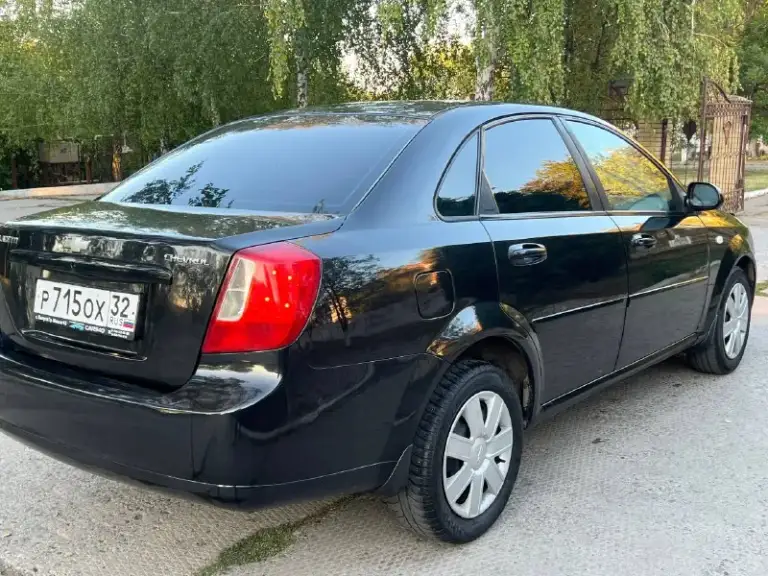 Продам chevrolet lecetti 2008 года в очень хорошем состоянии
Кузов. Без гнили рыжиков вздутия и всего прочего дно завод стаканы ланжероны завод равный и красивый кузов
Двигатель. Робатает ровно не каких посторонних звуков не дымит не троит масло не розходует от слова совсем
Коробка. Переключает мягко без хрустов и вылетов
Ходовая. Вся идеальная не чего не стучит не гудит вообще без вложений авто сел и поехал
Автотека зелёная без дтп ограничений и всего такого
Цена на данный автомобиль 550 тысяч торг присутствует +79493717727 если не дозвонились на этом номер телеграм (связь плохая) возможен обмен - фотография - 3
