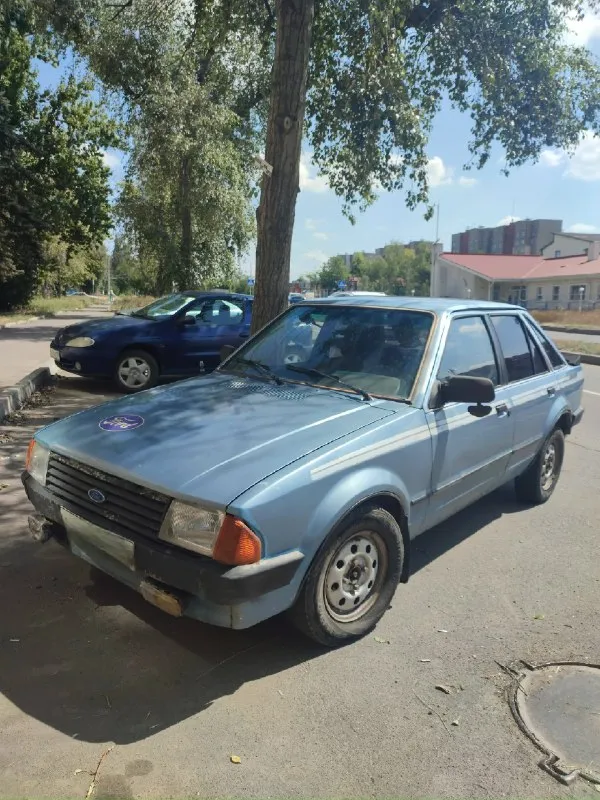 Ford escort 3 поколение хетчбэк 5-дв. 1.3 4mt 1983 на полном ходу 50 000р донецк днище хорошее, без гнили. Электрика работает, свет яркий - ближний, дальний led лампы, сигнализация, 2 ключа, не гудит, не дымит, двигатель работает без проблем, передачи переключаются не выбивают, стоит газ евро 2/бензин карбюратор solex, расходники менялись, печка дует, магнитола, камера заднего вида, но камеру нужно подключить летом меняли грм, помпу, свечи, акб на новые, так же менялись ступичные подшипники, тормозные колодки и диски и заменили все прокладки из минусов вмятина на бампере сзади и заменить правый противотуманный фонарь, сломана ручка на пассажирской левой двери, но дверь открывает есть рыжики, в силу возраста учет временный днр продажа по тех паспорту цена 50 т. Р донецк +7 949 847 88 89
📞 Звоните: +7(949)8478889 - фотография - 3