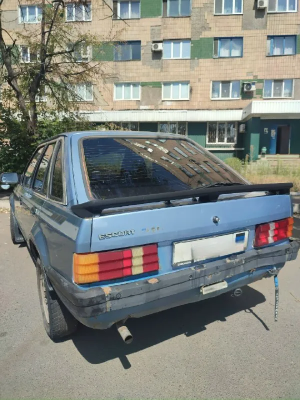 Ford escort 3 поколение хетчбэк 5-дв. 1.3 4mt 1983 на полном ходу 50 000р донецк днище хорошее, без гнили. Электрика работает, свет яркий - ближний, дальний led лампы, сигнализация, 2 ключа, не гудит, не дымит, двигатель работает без проблем, передачи переключаются не выбивают, стоит газ евро 2/бензин карбюратор solex, расходники менялись, печка дует, магнитола, камера заднего вида, но камеру нужно подключить летом меняли грм, помпу, свечи, акб на новые, так же менялись ступичные подшипники, тормозные колодки и диски и заменили все прокладки из минусов вмятина на бампере сзади и заменить правый противотуманный фонарь, сломана ручка на пассажирской левой двери, но дверь открывает есть рыжики, в силу возраста учет временный днр продажа по тех паспорту цена 50 т. Р донецк +7 949 847 88 89
📞 Звоните: +7(949)8478889 - фотография - 4