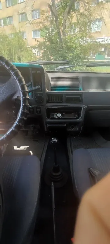 Ford escort 3 поколение хетчбэк 5-дв. 1.3 4mt 1983 на полном ходу 50 000р донецк днище хорошее, без гнили. Электрика работает, свет яркий - ближний, дальний led лампы, сигнализация, 2 ключа, не гудит, не дымит, двигатель работает без проблем, передачи переключаются не выбивают, стоит газ евро 2/бензин карбюратор solex, расходники менялись, печка дует, магнитола, камера заднего вида, но камеру нужно подключить летом меняли грм, помпу, свечи, акб на новые, так же менялись ступичные подшипники, тормозные колодки и диски и заменили все прокладки из минусов вмятина на бампере сзади и заменить правый противотуманный фонарь, сломана ручка на пассажирской левой двери, но дверь открывает есть рыжики, в силу возраста учет временный днр продажа по тех паспорту цена 50 т. Р донецк +7 949 847 88 89
📞 Звоните: +7(949)8478889 - фотография - 7
