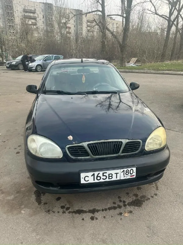 Daewoo сенс 1,3л 2004 года. Два хозяина, не гнилой, на арке дырка от осколка и на крышке капота скол от осколка (на фото видно) на езду не влияет, машина не гнилая. По документам чистая на мне. Продажа только с переоформлением. Газ/бензин вписано в техпаспорт. В придачу ещё один двигатель. Всё что должно работать работает исправно, нареканий по машине нет. Продавать не тороплюсь, езжу каждый день. 160 тысяч, хороший торг. +79494532739
📞 Звоните: +7(949)4532739 - фотография - 2