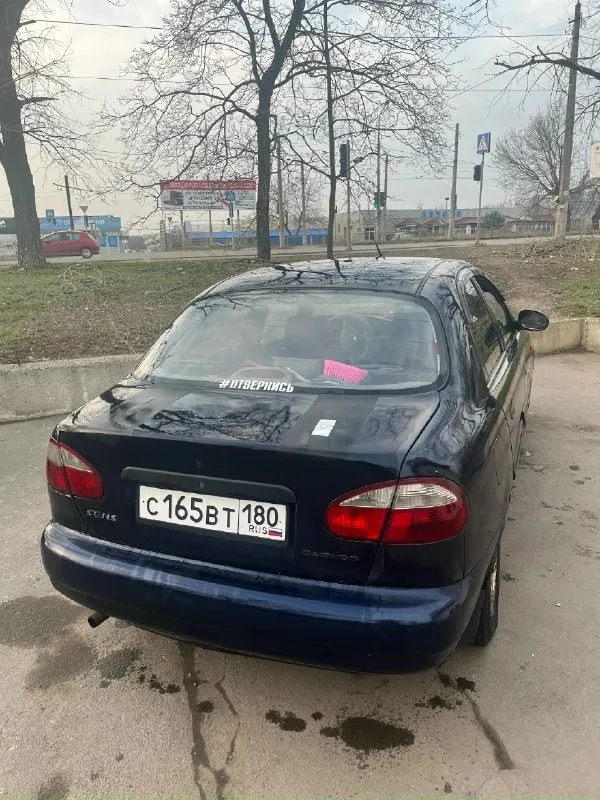 Daewoo сенс 1,3л 2004 года. Два хозяина, не гнилой, на арке дырка от осколка и на крышке капота скол от осколка (на фото видно) на езду не влияет, машина не гнилая. По документам чистая на мне. Продажа только с переоформлением. Газ/бензин вписано в техпаспорт. В придачу ещё один двигатель. Всё что должно работать работает исправно, нареканий по машине нет. Продавать не тороплюсь, езжу каждый день. 160 тысяч, хороший торг. +79494532739
📞 Звоните: +7(949)4532739 - фотография - 4