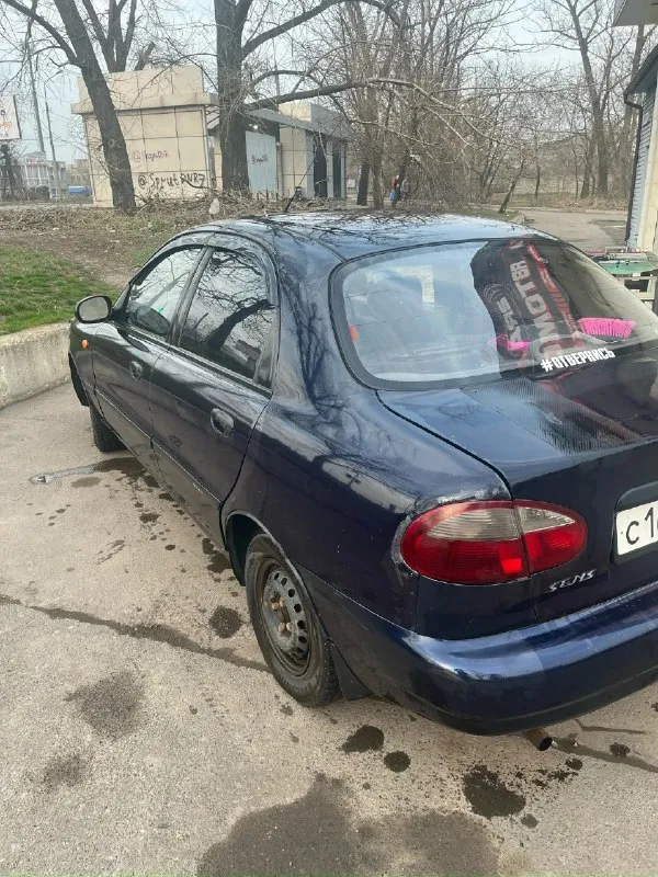 Daewoo сенс 1,3л 2004 года. Два хозяина, не гнилой, на арке дырка от осколка и на крышке капота скол от осколка (на фото видно) на езду не влияет, машина не гнилая. По документам чистая на мне. Продажа только с переоформлением. Газ/бензин вписано в техпаспорт. В придачу ещё один двигатель. Всё что должно работать работает исправно, нареканий по машине нет. Продавать не тороплюсь, езжу каждый день. 160 тысяч, хороший торг. +79494532739
📞 Звоните: +7(949)4532739 - фотография - 5