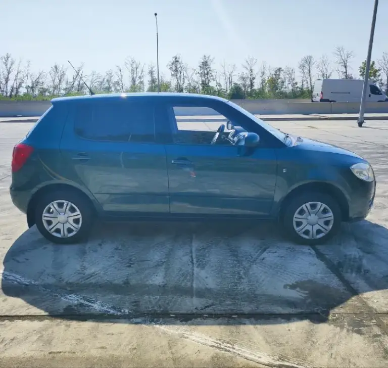 Продам skoda fabia 2007г. В 1.6 автомат, 220т. Км родного пробега, птс оригинал, сборка чехия, автомобиль без дтп, в заводском окрасе, без рыжиков и гнили, машина южная, двигатель масло не ест, не дымит, ошибок нет, акпп 6ст aisin, ходовая не стучит, 2 комплекта резины, кондиционер работает, печка греет, подогрев сидений, вложений не требует. Автотеку предоставлю. Любые проверки за ваш счёт приветствуются. Документы чистые, оформление в мрэо. Осмотр донецк. Пригоню в ваш город по договоренности.
Цена 690т. Руб торг
+79493790571 - фотография - 4