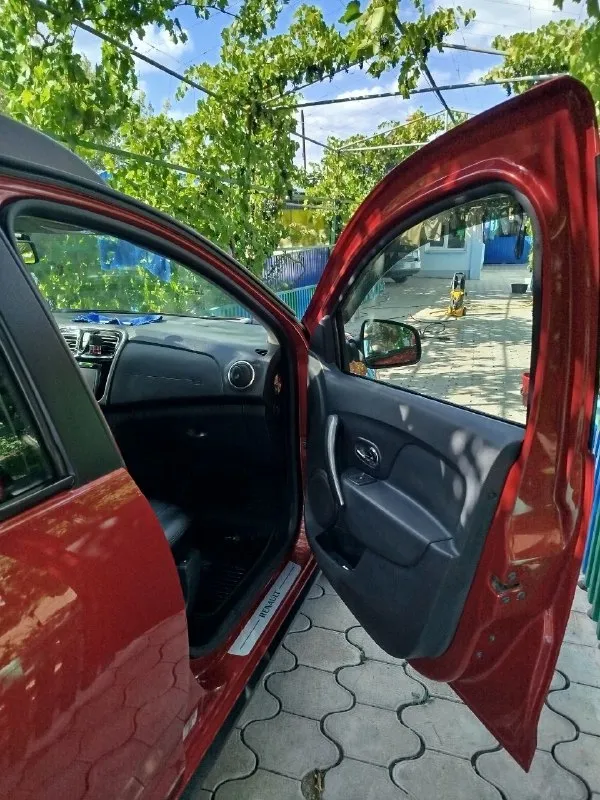 Продам автомобиль рено сандеро степвей 2014г,86000км, в эксплуатации с 2015года,1.6, механика,102л/с, полностью в технически исправном состоянии, без каких-либо вложений. Климат контроль, круиз контроль, мультимедиа с usb, подогрев лобового стекла, электро регулировка зеркал. Цена 1,1🍋+79497161033
+79490035675 - фотография - 3