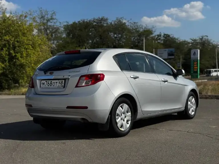 Jeely emgrand 2013 год, у авто 1 хозяин
Пробег 68000, мотор 1,5 работает без нареканий, коробка - механика, ( надежное сочетание), за автомобилем следили, все проблемные места обработаны антикоррозийкой(гаражное хранение), кондиционер работает отлично, по ходовой части все исправно, хорошая комплектация с подогревами сидений, полный электропакет, электроприводы зеркал. Стекла включаю лобовое оригинал.
Так же отдам комплект зимний резины на дисках, торг присутствует.
Цена 525 000
+79497029215
📞 Звоните: +7(949)7029215 - фотография - 3