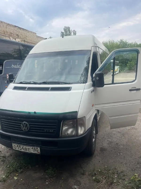 Продам фольцваген lt 2002 года двигатель 2,5 tdi цепь масло не берет !!! Боковая дверь электропривод, состояние сел поехал ! Продажа от ненадобности  1🍋200 руб. +79497048102 - фотография - 2