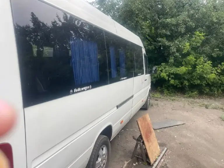 Продам фольцваген lt 2002 года двигатель 2,5 tdi цепь масло не берет !!! Боковая дверь электропривод, состояние сел поехал ! Продажа от ненадобности  1🍋200 руб. +79497048102 - фотография - 3