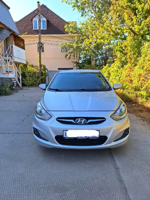 🤟 Hyundai solaris
🏢Город: мариуполь
📅Год выпуска: 2011
🧾Пробег: 216021 км.
⚙Двигатель: 1.4
⛽Топливо: бензин
⚙Кпп: механика

📞 Телефон: +79494573198

Solaris зарекомендовал себя на российском рынке как универсальный и надежный автомобиль для тех, кому важны экономичность, надёжность, комфорт.
🟢 Я владелец
🟢 Салон в идеале
🟢 Техническая часть 🔥
🟢 Оригинальный пробег.

Замечательная комплектация:
Механическая коробка передач, ️кондиционер️, кожаный мульти-руль, подогрев передних сидений, полный электропакет, птф, abs, airbag, гидроусилитель руля, бортовой компьютер, мультимедиа система с планшетом, usb, регулировка руля по высоте, электро привод зеркал, электро стекло подъёмники(передние и задние),
Два ключа и т. Д.
🤟Экономичный, резвый автомобиль. 🤟
💰Цена: ️835000 руб. Торг у авто

📞 Телефон: +79494573198 - фотография - 1