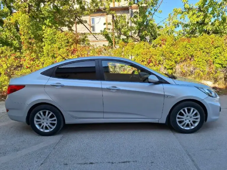 🤟 Hyundai solaris
🏢Город: мариуполь
📅Год выпуска: 2011
🧾Пробег: 216021 км.
⚙Двигатель: 1.4
⛽Топливо: бензин
⚙Кпп: механика

📞 Телефон: +79494573198

Solaris зарекомендовал себя на российском рынке как универсальный и надежный автомобиль для тех, кому важны экономичность, надёжность, комфорт.
🟢 Я владелец
🟢 Салон в идеале
🟢 Техническая часть 🔥
🟢 Оригинальный пробег.

Замечательная комплектация:
Механическая коробка передач, ️кондиционер️, кожаный мульти-руль, подогрев передних сидений, полный электропакет, птф, abs, airbag, гидроусилитель руля, бортовой компьютер, мультимедиа система с планшетом, usb, регулировка руля по высоте, электро привод зеркал, электро стекло подъёмники(передние и задние),
Два ключа и т. Д.
🤟Экономичный, резвый автомобиль. 🤟
💰Цена: ️835000 руб. Торг у авто

📞 Телефон: +79494573198 - фотография - 2
