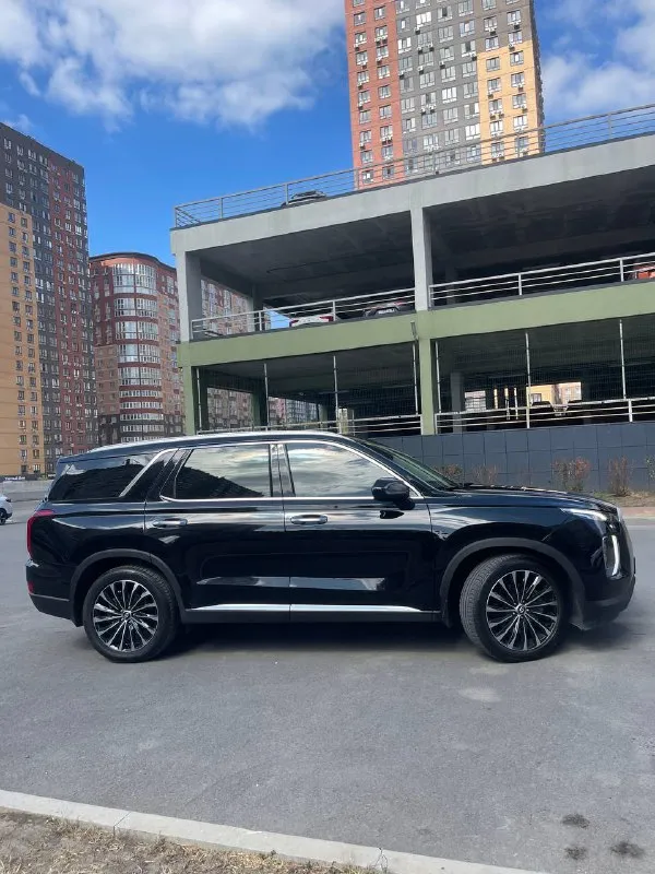 Hyundai palisade 2.2d, 2019г. Без дтп, полный привод, комплектация prestige, 135т км оригинального пробега (пробег трассовый), коробка 8-ми ступенчатый обычный автомат.
Обогревы и вентиляция всех сидений, три ряда сидений, второй ряд капитанские. Подрулевые лепестки, обогрев руля.
Безключевой доступ, старт-стоп, автозапуск, датчики слепых зон, адаптивный круиз-контроль с удержанием в полосе, беспроводная зарядка, складывающиеся зеркала, максимальная led оптика.
Авто полностью русифицированое, carplay, android auto. Колеса r20, свежая резина. Автомобиль полностью обслужен, вложений не требует, 2т км назад прошел т. О. , полное переоформление. Зеленая автотека, я 1 владелец, авто в енакиево, любые проверки
3 🍋 700Т ₽, аргументированный торг
+79494043539 - фотография - 2